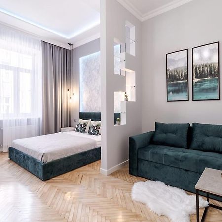 Modern Apartment Lviv Luaran gambar