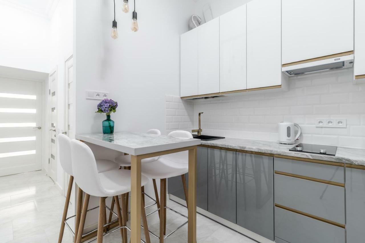 Modern Apartment Lviv Luaran gambar