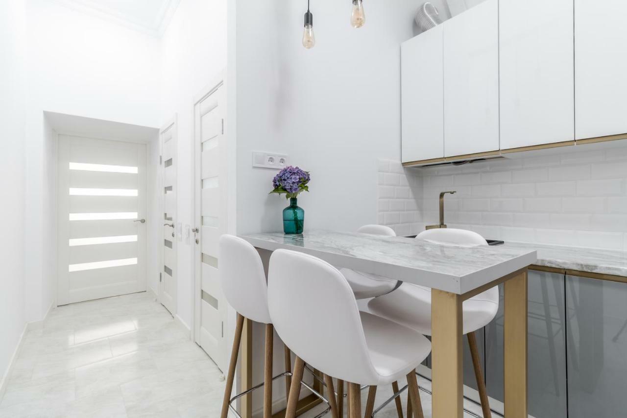 Modern Apartment Lviv Luaran gambar