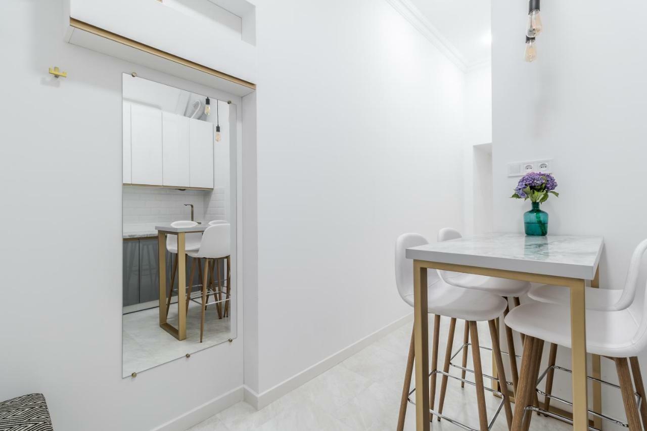Modern Apartment Lviv Luaran gambar