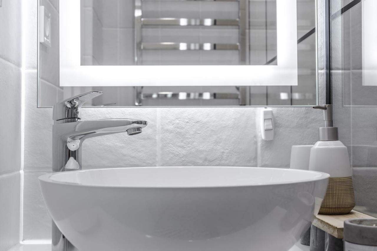 Modern Apartment Lviv Luaran gambar